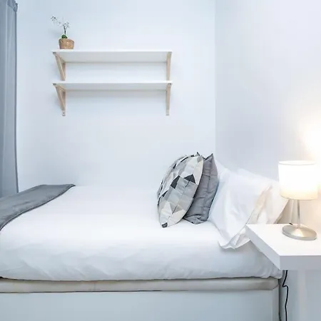 Cozy 2bdr In Sant Andreu Apartmán *