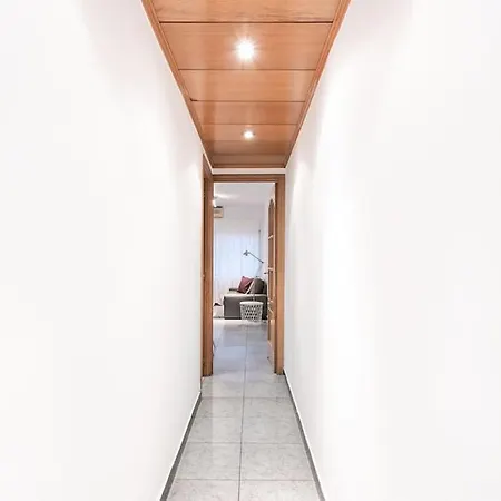Cozy 2bdr In Sant Andreu Apartmán *