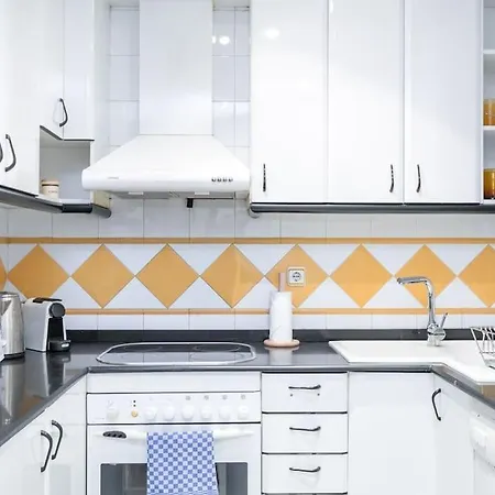 Cozy 2bdr In Sant Andreu Apartmán *